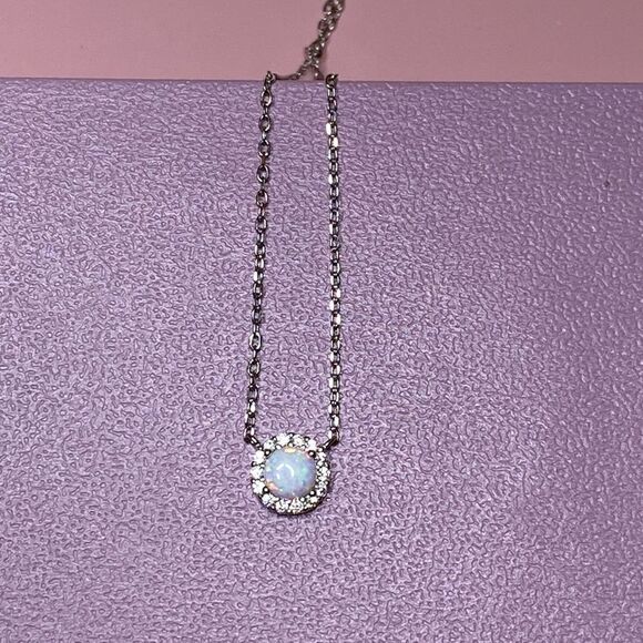 💛 BNIB 925 Opal w/ CZ Halo Pendant Necklace - Picture 9 of 9